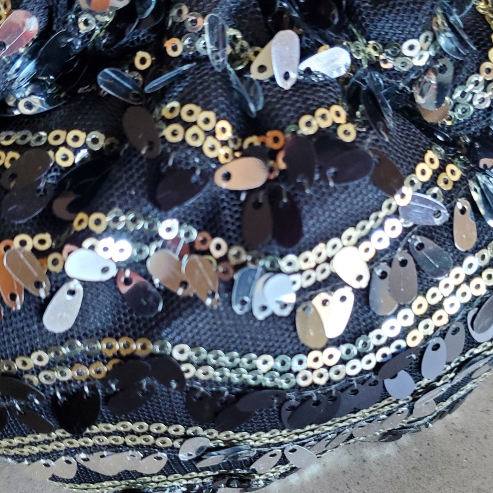 Sequin Drawstring Bag - Picture 2 of 4